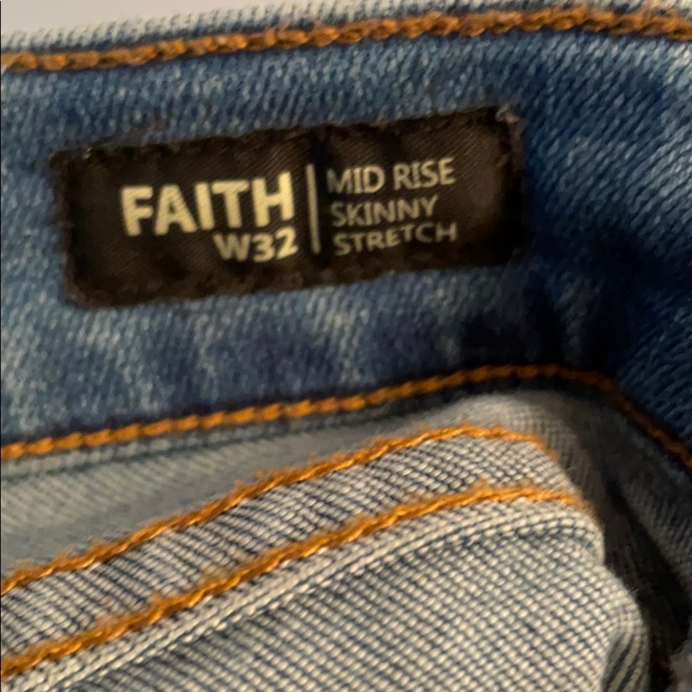 Jeans - Picture 2 of 8